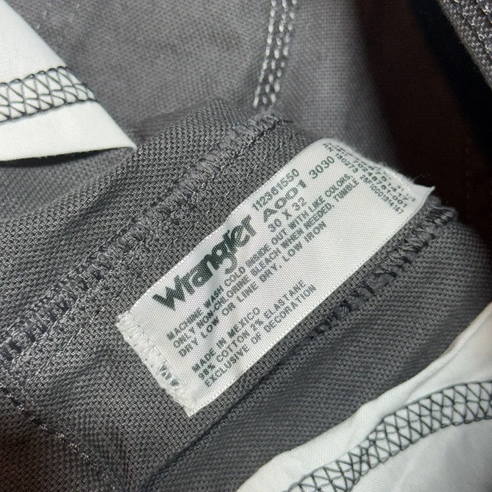 NWT‎ Wrangler 47 Premium Performance Tough Comfort Canvas Jeans 30x32 Gray